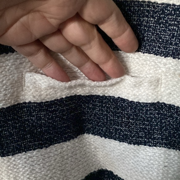 Splendid navy/cream wide strip, textured short blazer! Zip closure Size Medium - Picture 8 of 17